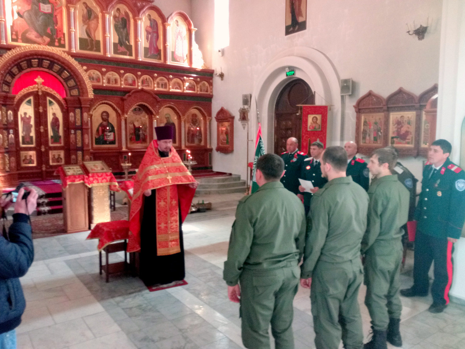 Церковь лангепас. Православный храм Лангепаса. Службы храма Лангепаса.