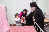 6 января 2015 г. Епископ Павел посетил социальные учреждения г. Ханты-Мансийска.