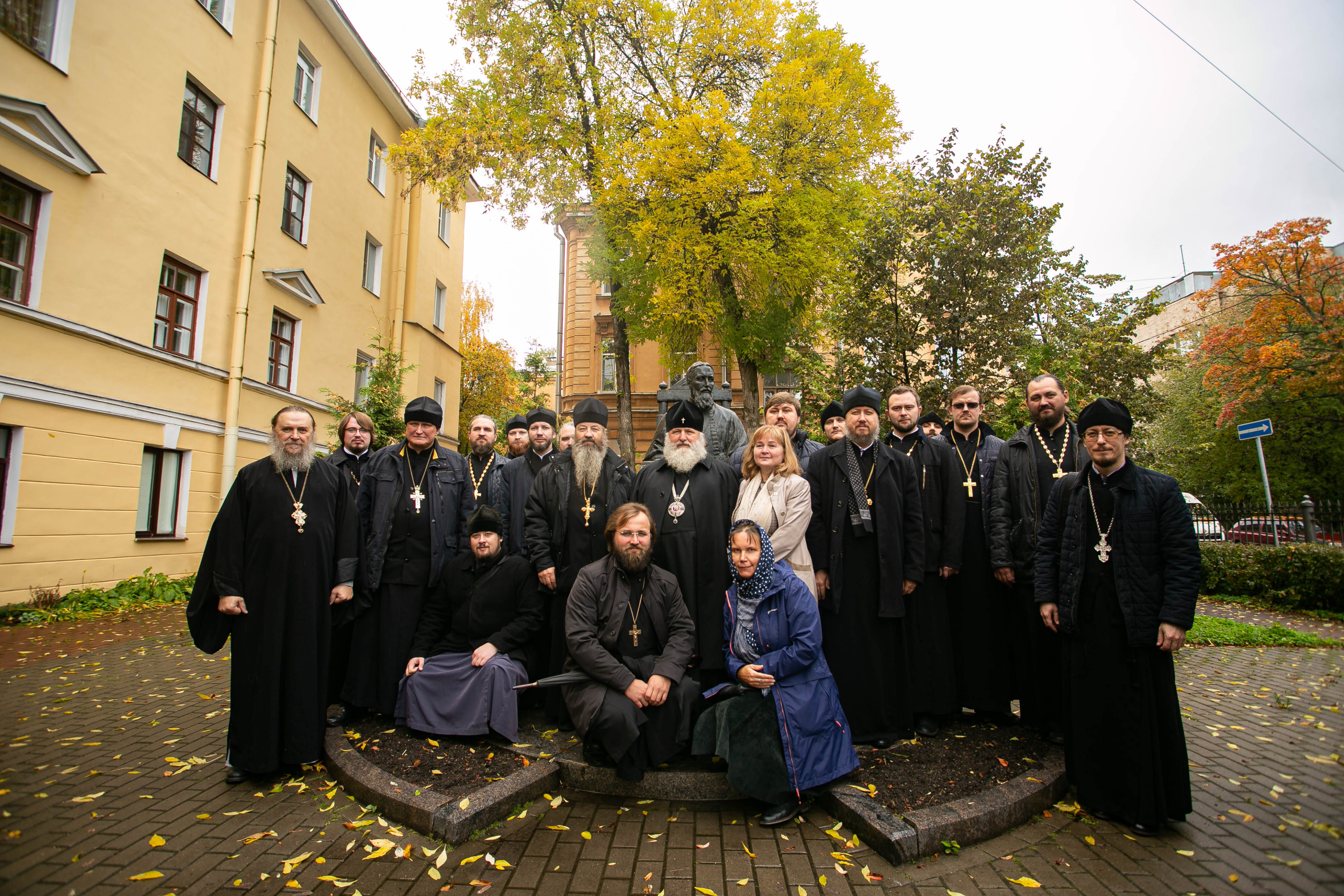 Духовенство группы. Кронштадт епархия. Духовенство ХМАО. Протоиерей Димитрий ходов Пюхтицкий монастырь.