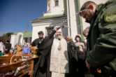 1 мая. В Великую Субботу митрополит Павел посетил храмы Ханты-Мансийска