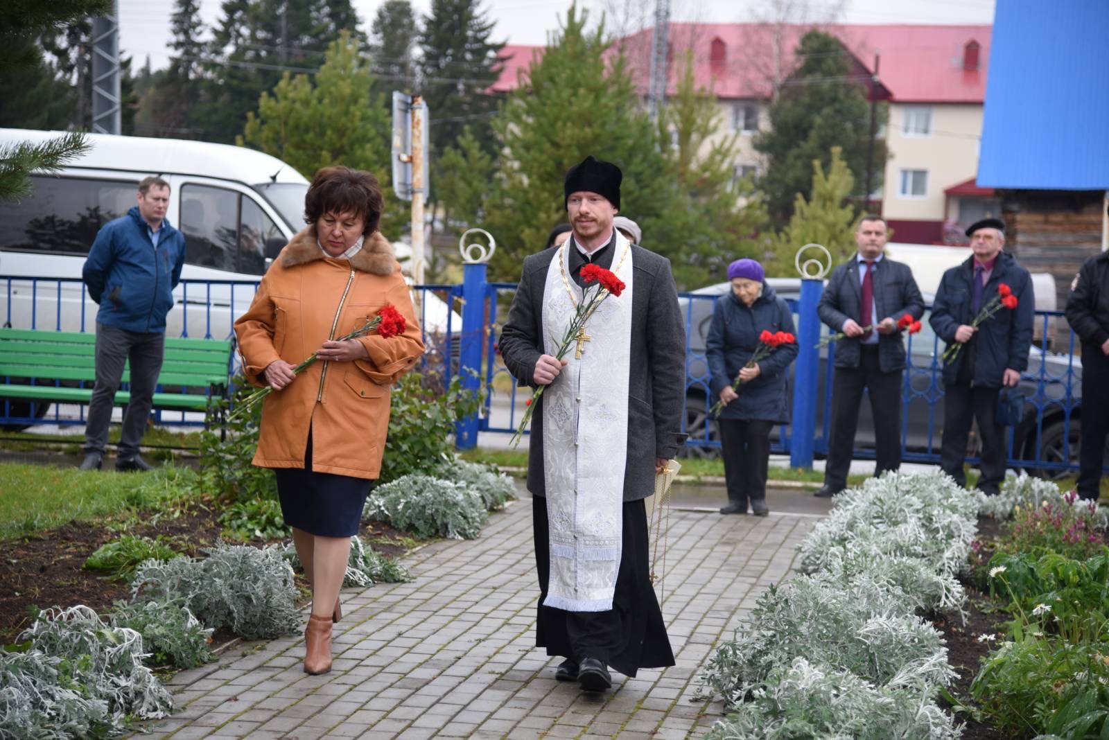 Погода в большетархово нижневартовский. Мероприятие Покров - батюшка. Иерей Георгий Семёнов. День пастора праздник. Жители села уходят.