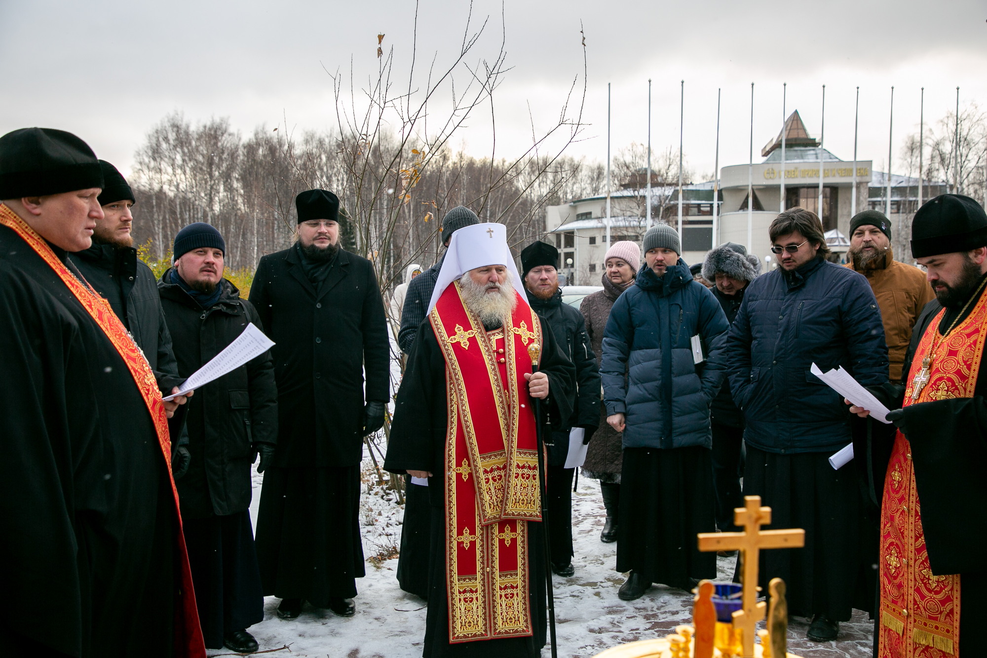 Митрополит Павел совершил заупокойную литию в память безвинно богоборцами  убиенных на месте захоронения расстрелянных в годы репрессий в  Ханты-Мансийске | 30.10.2023 | Ханты-Мансийск - БезФормата