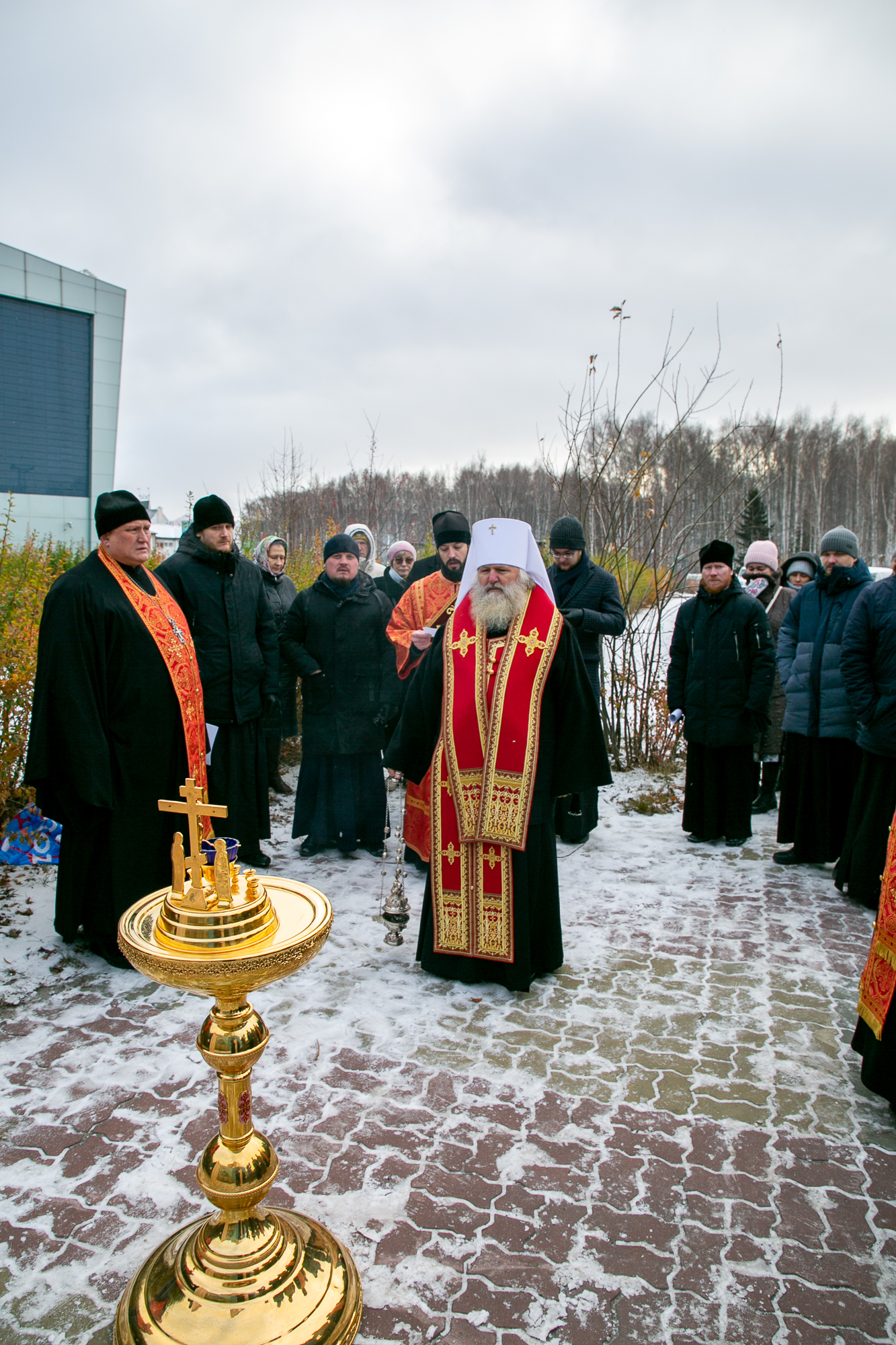 Митрополит Павел совершил заупокойную литию в память безвинно богоборцами  убиенных на месте захоронения расстрелянных в годы репрессий в  Ханты-Мансийске | 30.10.2023 | Ханты-Мансийск - БезФормата