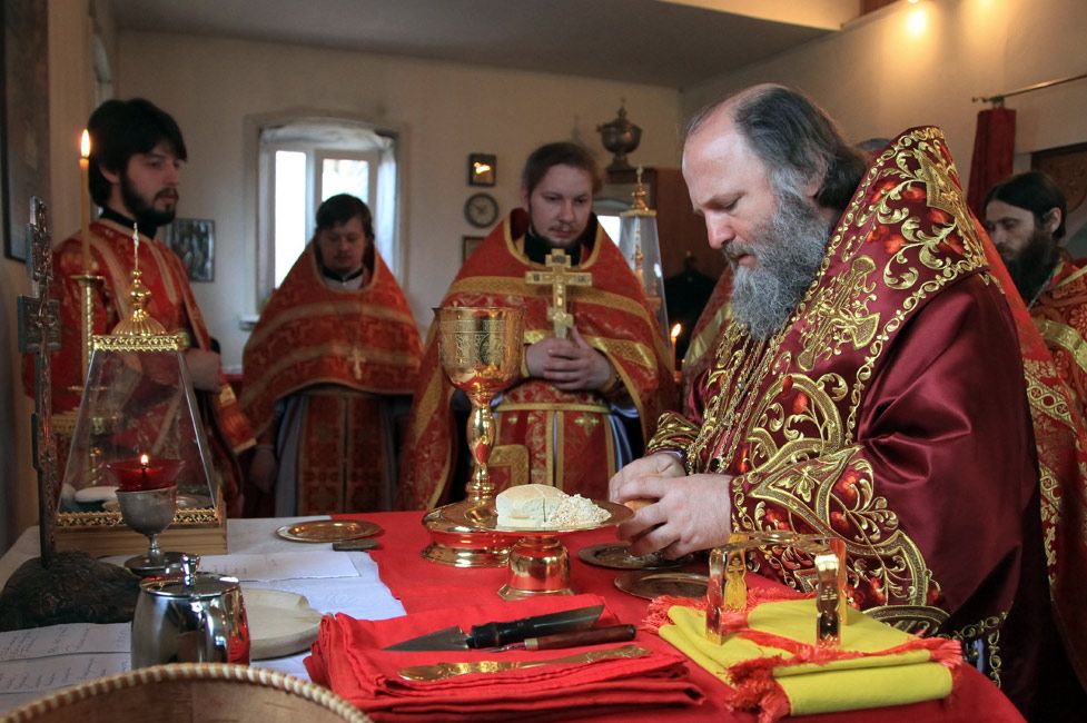 Епископ Ханты-Мансийский и Сургутский Павел посетил поселок Советский
